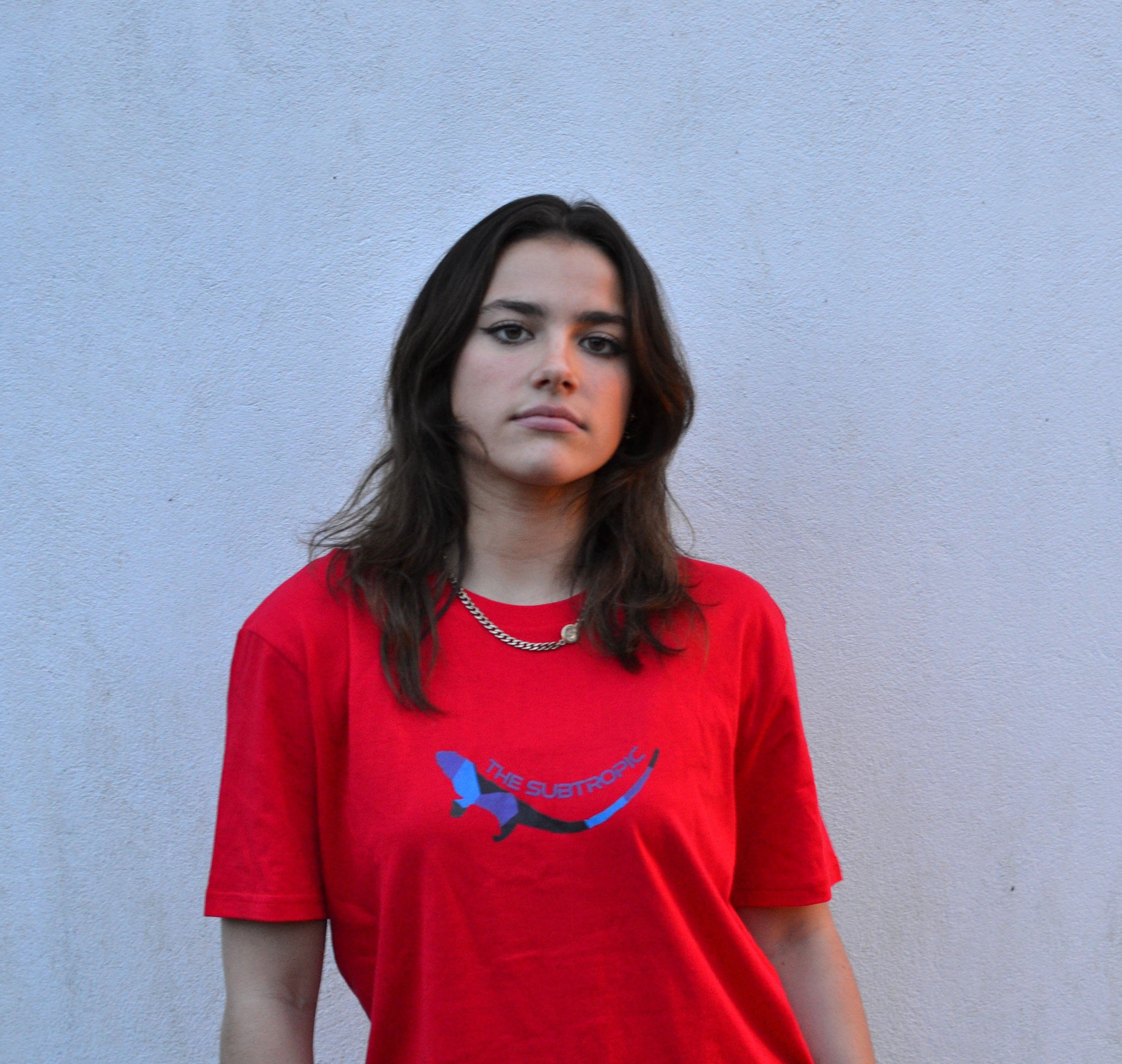 ESSENTIAL 2.0 SUBTROPIC Organic Red Tee Model Pic 4