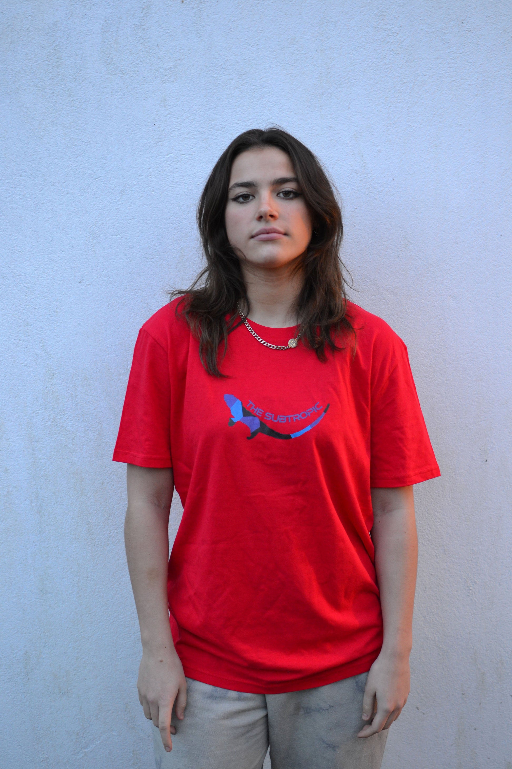 ESSENTIAL 2.0 SUBTROPIC Organic Red Tee Model Pic 3