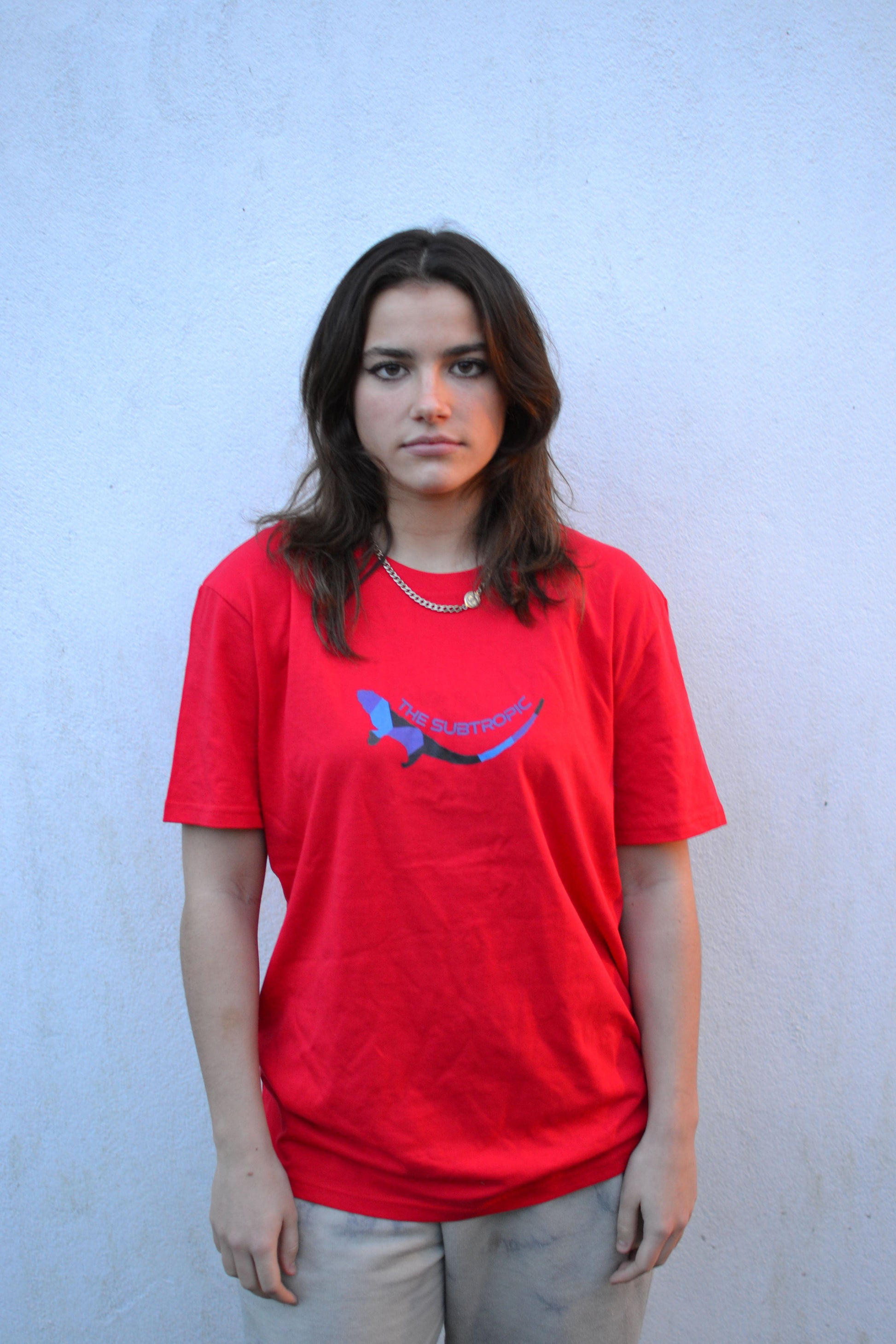 ESSENTIAL 2.0 SUBTROPIC Organic Red Tee Model Pic 2