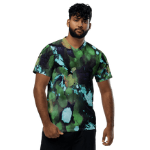 Load image into Gallery viewer, Recycled Kinabulu Tee Male Model
